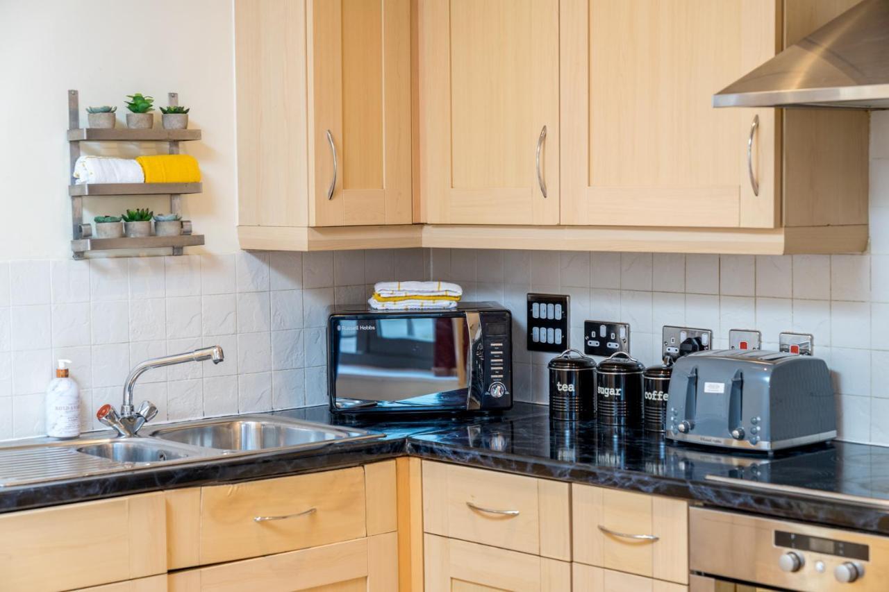 Central Watford Stylish 2 Bedroom Serviced Apartment With Free Parking Eksteriør billede