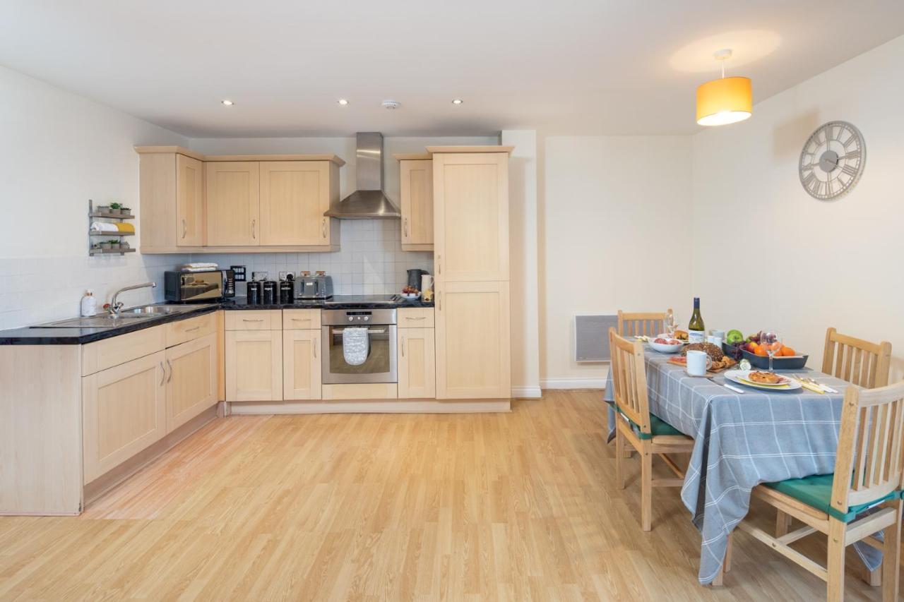 Central Watford Stylish 2 Bedroom Serviced Apartment With Free Parking Eksteriør billede